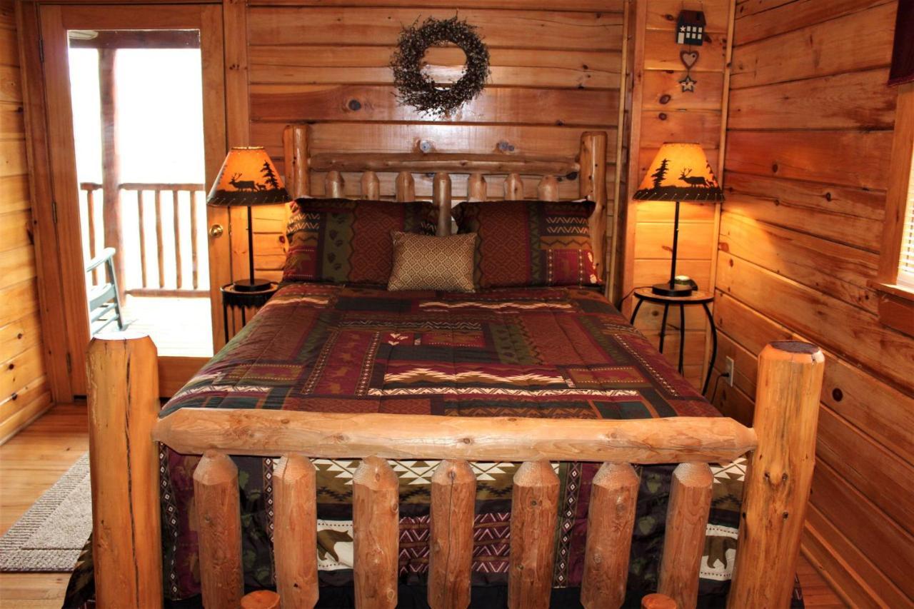 Mountain Joy -Private Treehouse Style Cabin That Sleeps 4-Free Tickets Gatlinburg Exteriör bild