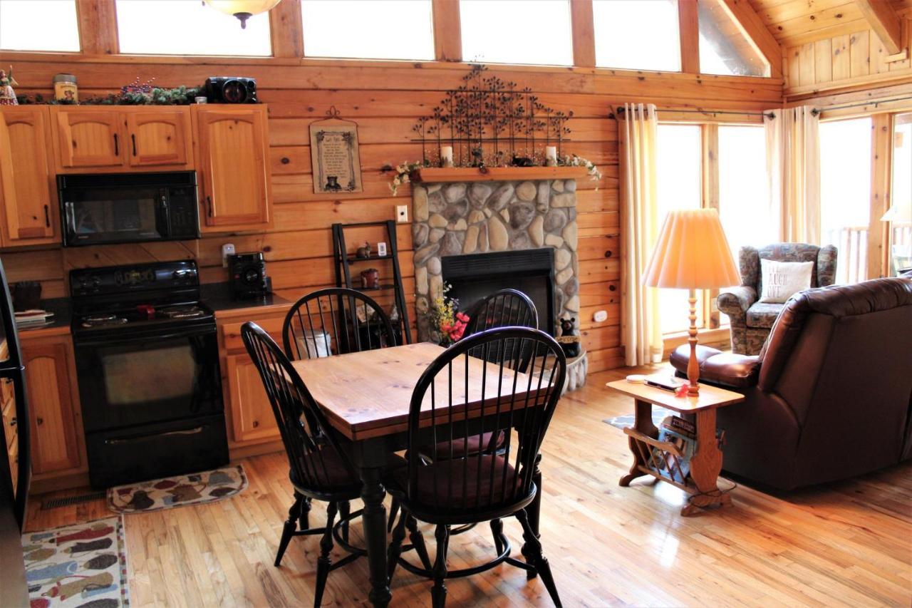 Mountain Joy -Private Treehouse Style Cabin That Sleeps 4-Free Tickets Gatlinburg Exteriör bild